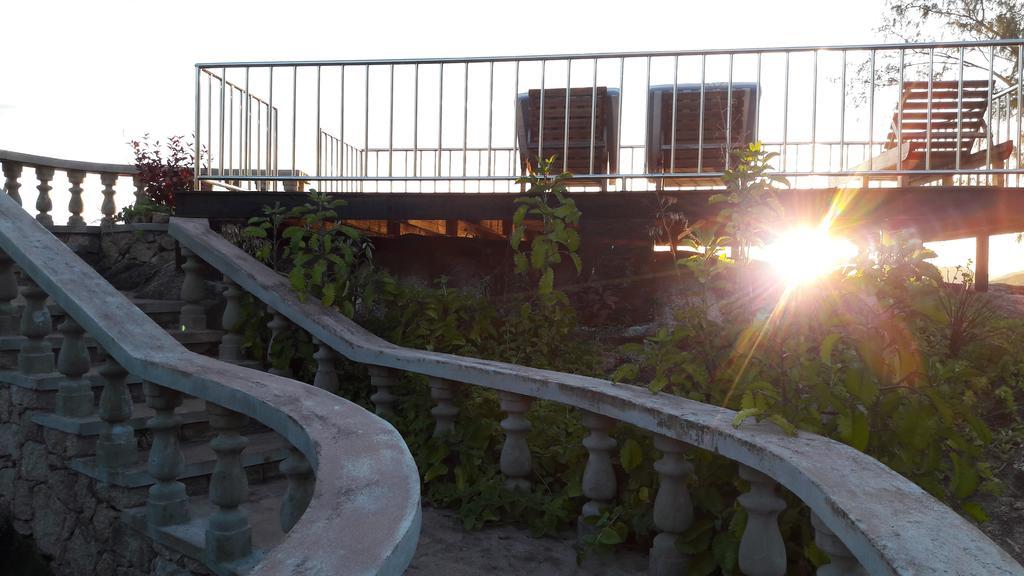 Jardin Marron Daire Baie Sainte Anne Dış mekan fotoğraf